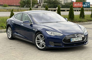 Лифтбек Tesla Model S 2015 в 