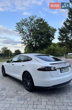 Лифтбек Tesla Model S 2015 в 
