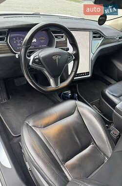 Лифтбек Tesla Model S 2015 в 