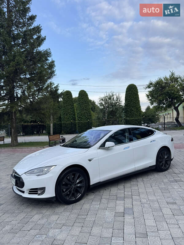 Лифтбек Tesla Model S 2015 в Ровно фото 27 Лифтбек Tesla Model S 2015 в Ровно