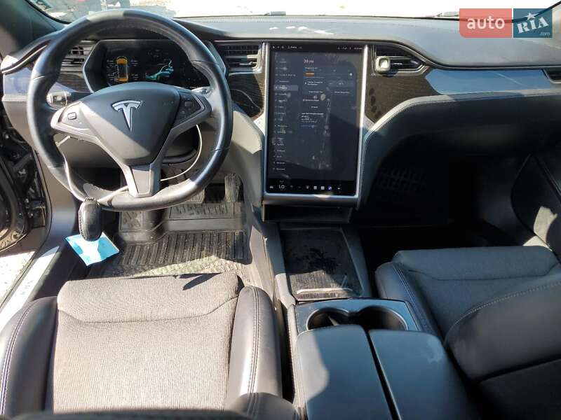 Лифтбек Tesla Model S 2018 в Львове