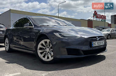 Ліфтбек Tesla Model S 2017 в Львові