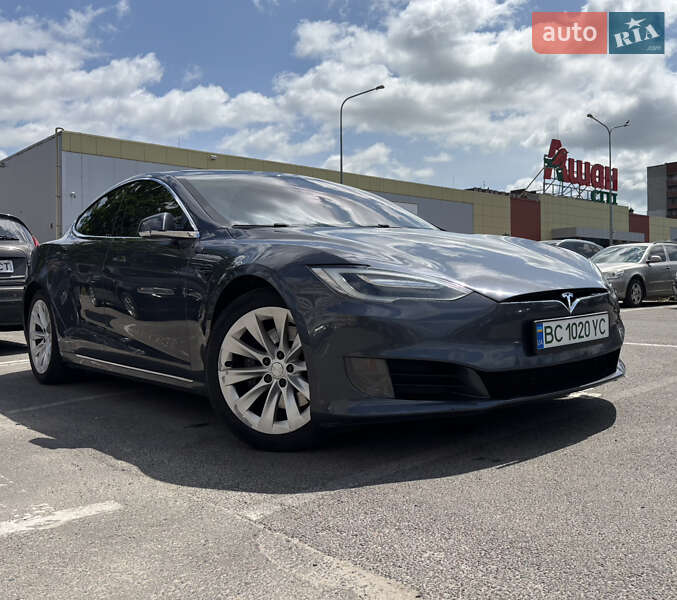 Ліфтбек Tesla Model S 2017 в 