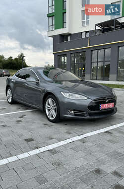 Ліфтбек Tesla Model S 2013 в Львові