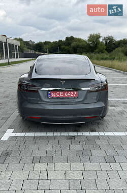 Лифтбек Tesla Model S 2013 в 