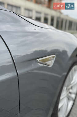 Лифтбек Tesla Model S 2013 в 