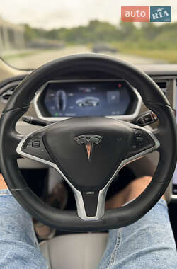 Лифтбек Tesla Model S 2013 в 