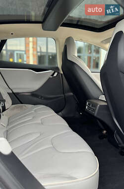 Лифтбек Tesla Model S 2013 в 