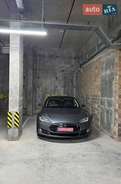 Лифтбек Tesla Model S 2013 в 