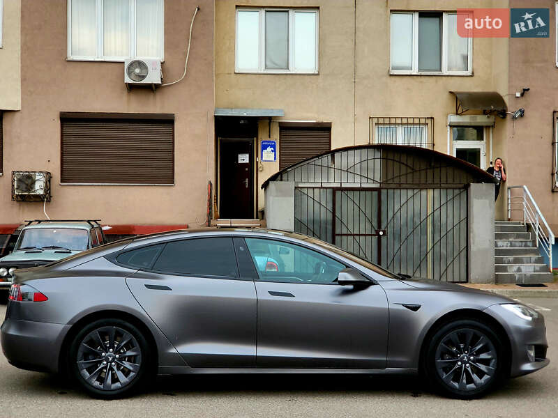 Ліфтбек Tesla Model S 2017 в Києві