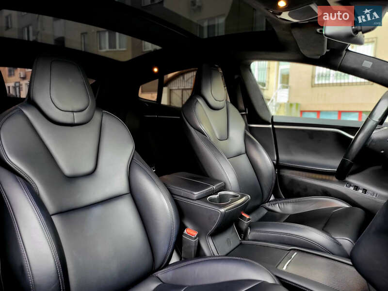 Ліфтбек Tesla Model S 2017 в Києві