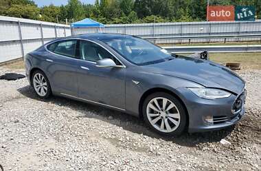 Лифтбек Tesla Model S 2014 в Львове