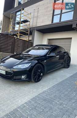 Ліфтбек Tesla Model S 2014 в 