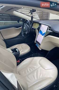 Ліфтбек Tesla Model S 2014 в 