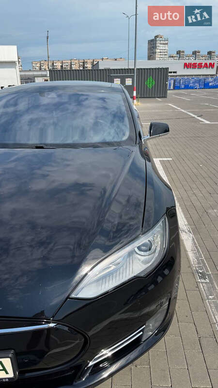Ліфтбек Tesla Model S 2015 в Одесі