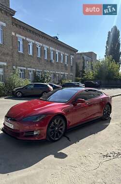Лифтбек Tesla Model S 2014 в 