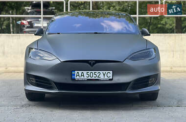 Ліфтбек Tesla Model S 2018 в 