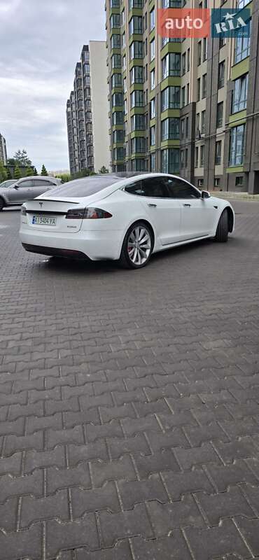 Лифтбек Tesla Model S 2017 в Киеве