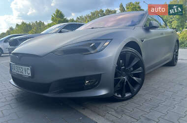 Лифтбек Tesla Model S 2018 в Львове