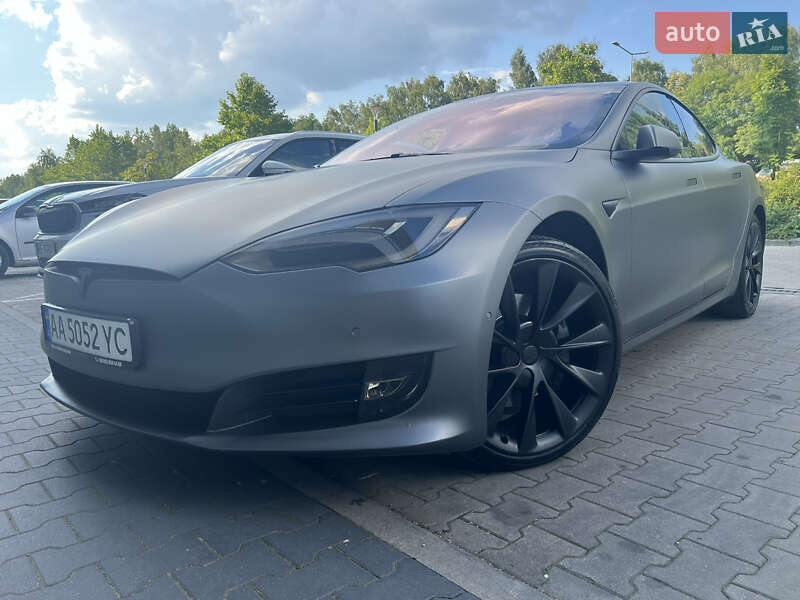 Ліфтбек Tesla Model S 2018 в 