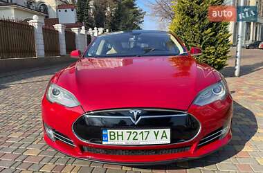 Лифтбек Tesla Model S 2013 в 