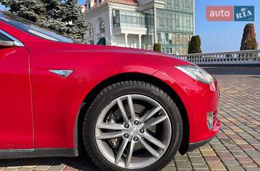 Лифтбек Tesla Model S 2013 в 