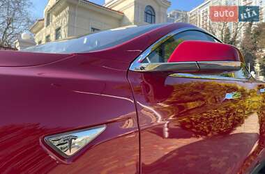 Лифтбек Tesla Model S 2013 в 
