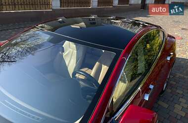 Лифтбек Tesla Model S 2013 в 