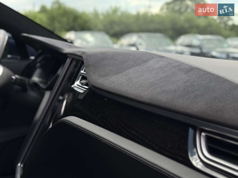 Ліфтбек Tesla Model S 2017 в Івано-Франківську