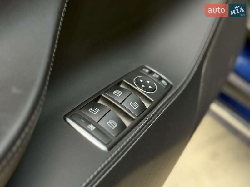 Ліфтбек Tesla Model S 2017 в Івано-Франківську