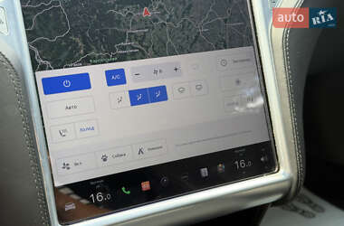 Лифтбек Tesla Model S 2017 в 