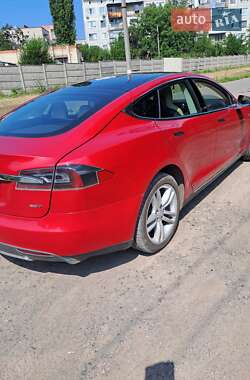 Лифтбек Tesla Model S 2015 в 