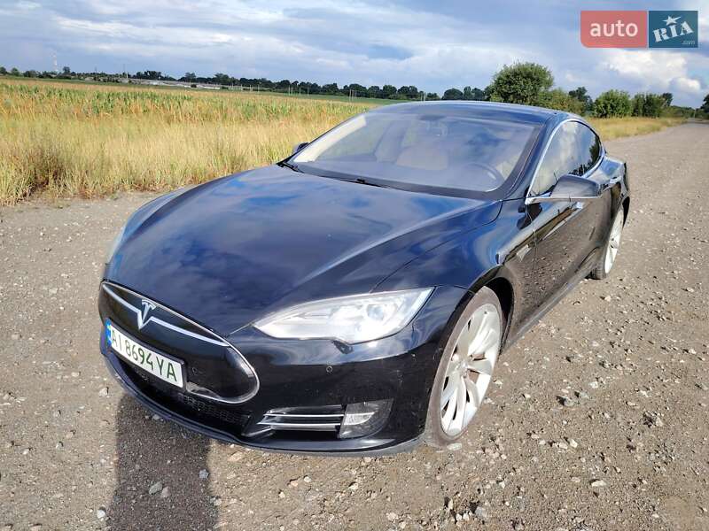 Ліфтбек Tesla Model S 2014 в Києві