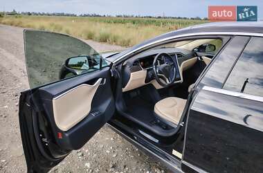 Лифтбек Tesla Model S 2014 в 