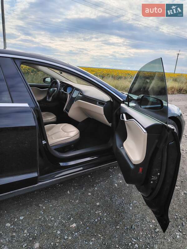 Ліфтбек Tesla Model S 2014 в Києві