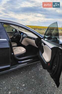 Лифтбек Tesla Model S 2014 в 