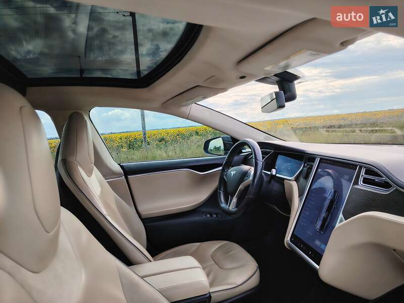 Ліфтбек Tesla Model S 2014 в Києві
