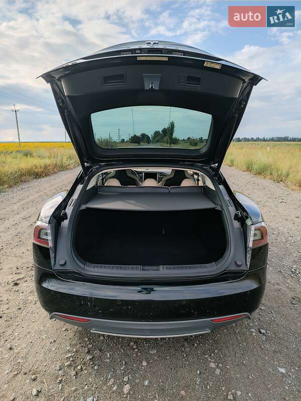 Ліфтбек Tesla Model S 2014 в Києві