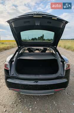 Лифтбек Tesla Model S 2014 в 