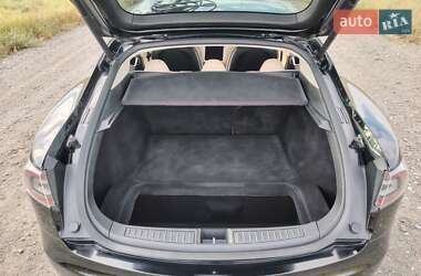 Лифтбек Tesla Model S 2014 в 