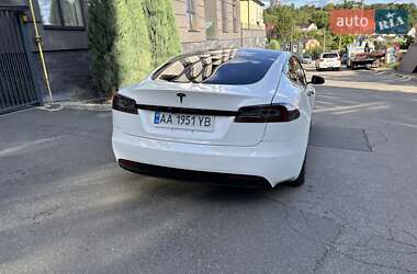 Лифтбек Tesla Model S 2017 в 