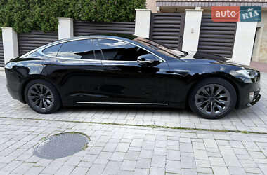 Лифтбек Tesla Model S 2017 в 