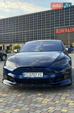 Лифтбек Tesla Model S 2016 в 