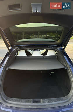 Лифтбек Tesla Model S 2016 в 