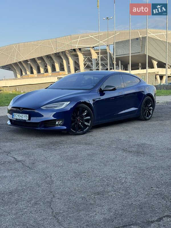 Tesla Model S 2016