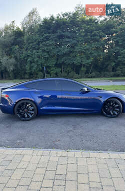 Лифтбек Tesla Model S 2016 в 