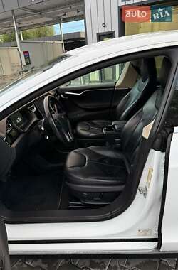 Ліфтбек Tesla Model S 2014 в 