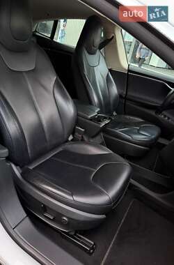 Ліфтбек Tesla Model S 2014 в 