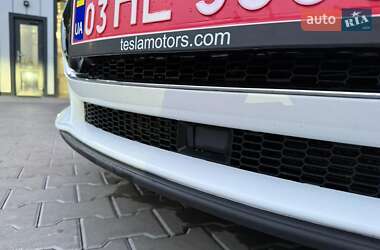 Ліфтбек Tesla Model S 2014 в 