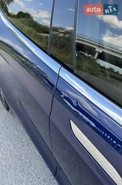 Лифтбек Tesla Model S 2016 в 